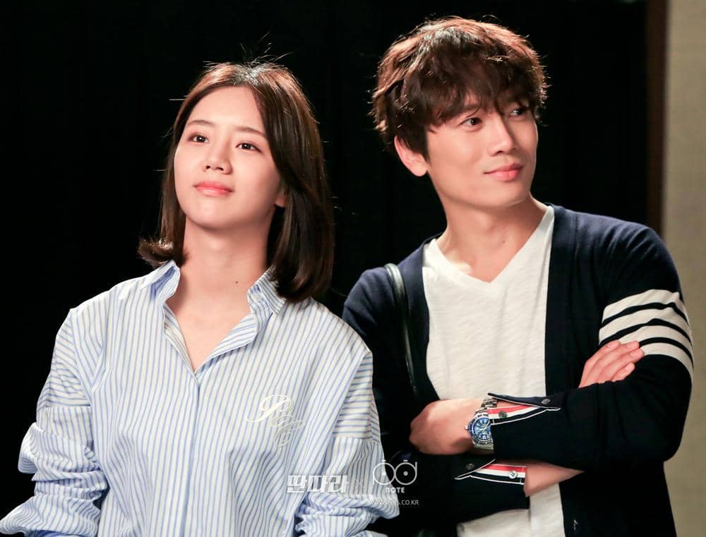 Lee Hye Ri dan Ji Sung di drama Entertainer