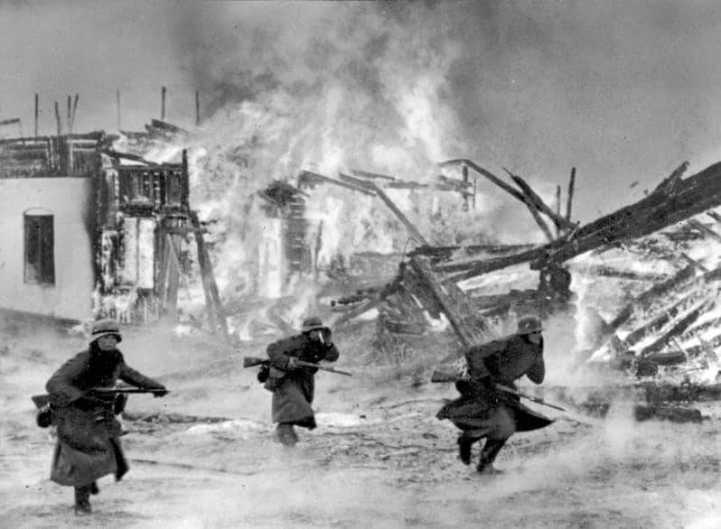 potret pasukan infanteri Jerman yang menginvasi Norwegia pada bulan Apri 1940 saat PD II meletus di Eropa