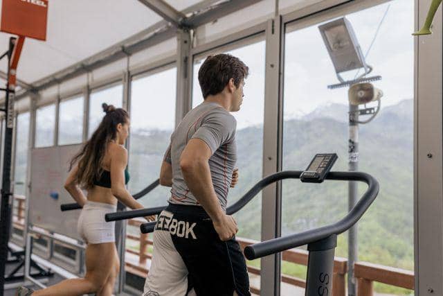 Ilustrasi sedang treadmill