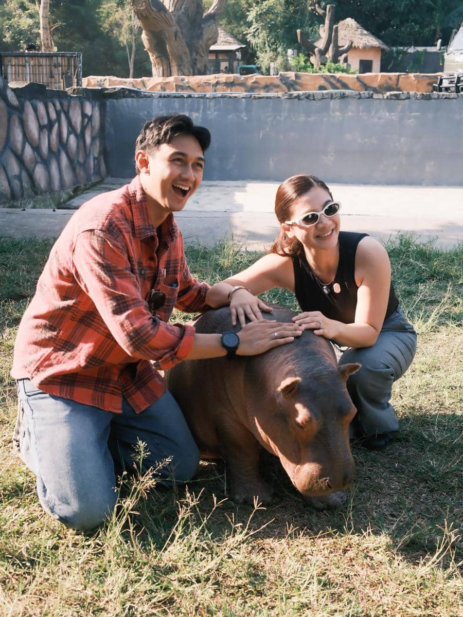 Keluarga Felicya Angelista ke Lembang Park Zoo