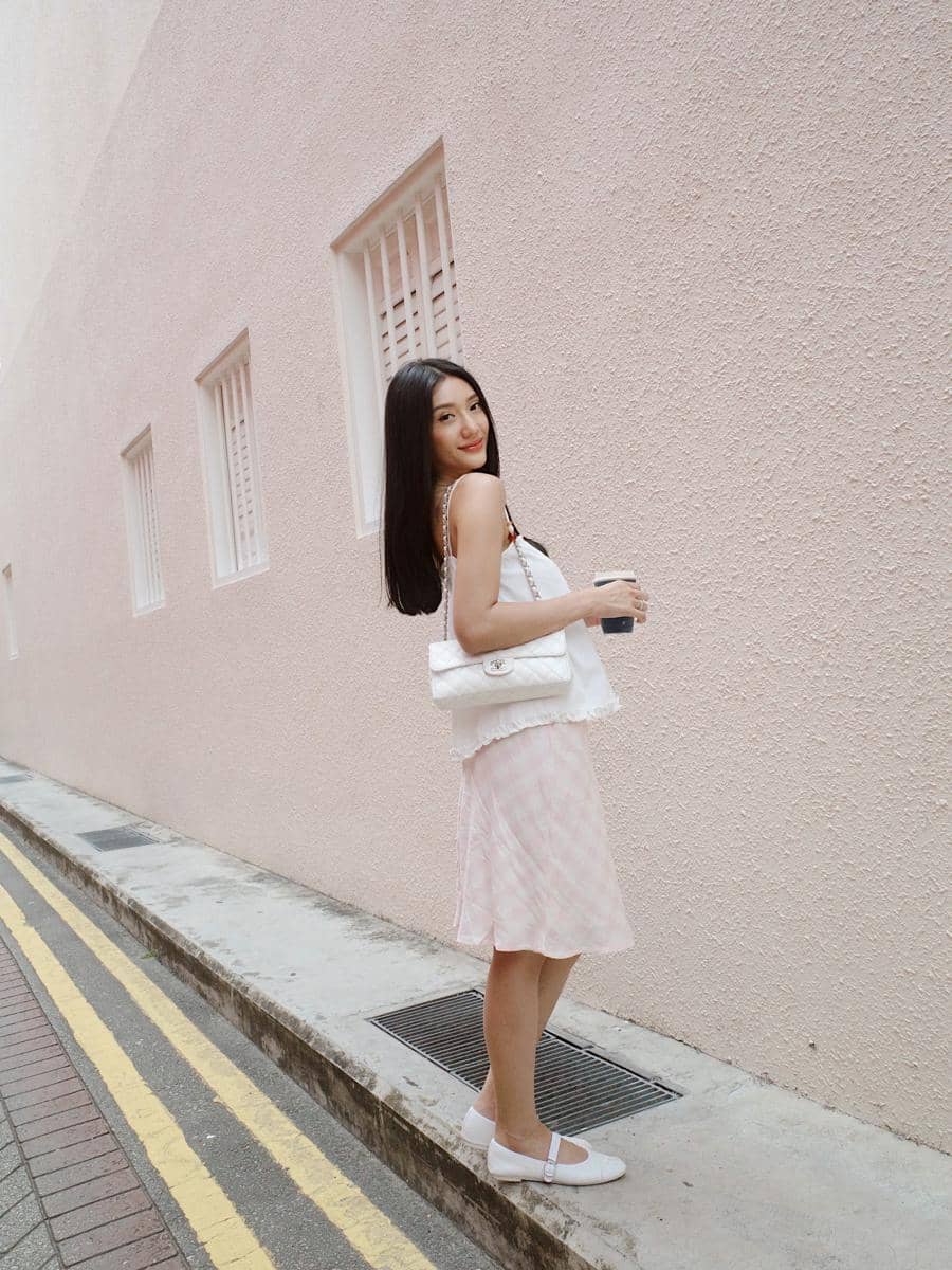 Anissa Aziza ajak anak jalan-jalan di Emerald Hill Singapura