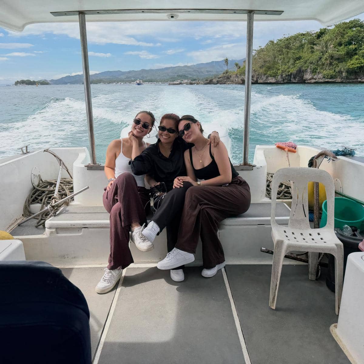 Caitlin Halderman liburan di Filipina