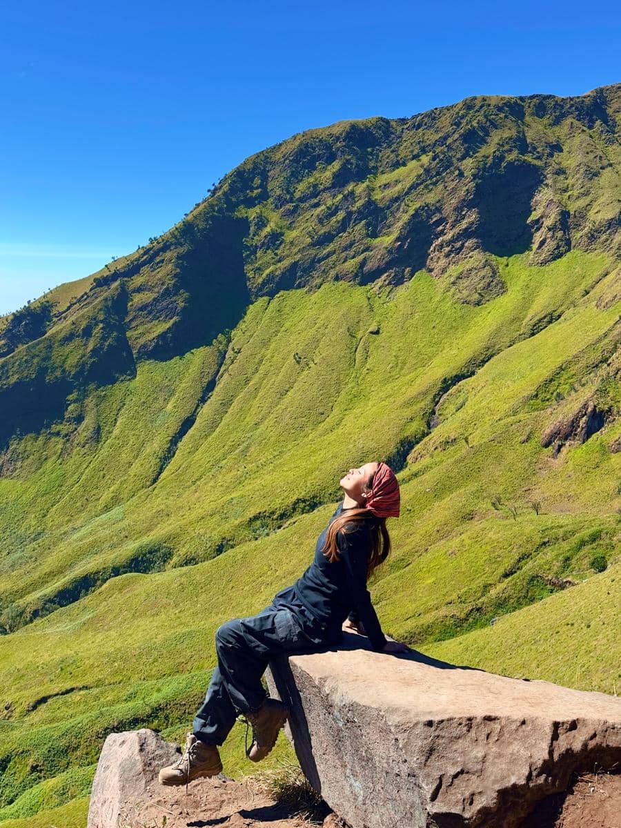 Bella Graceva mendaki Gunung Merbabu