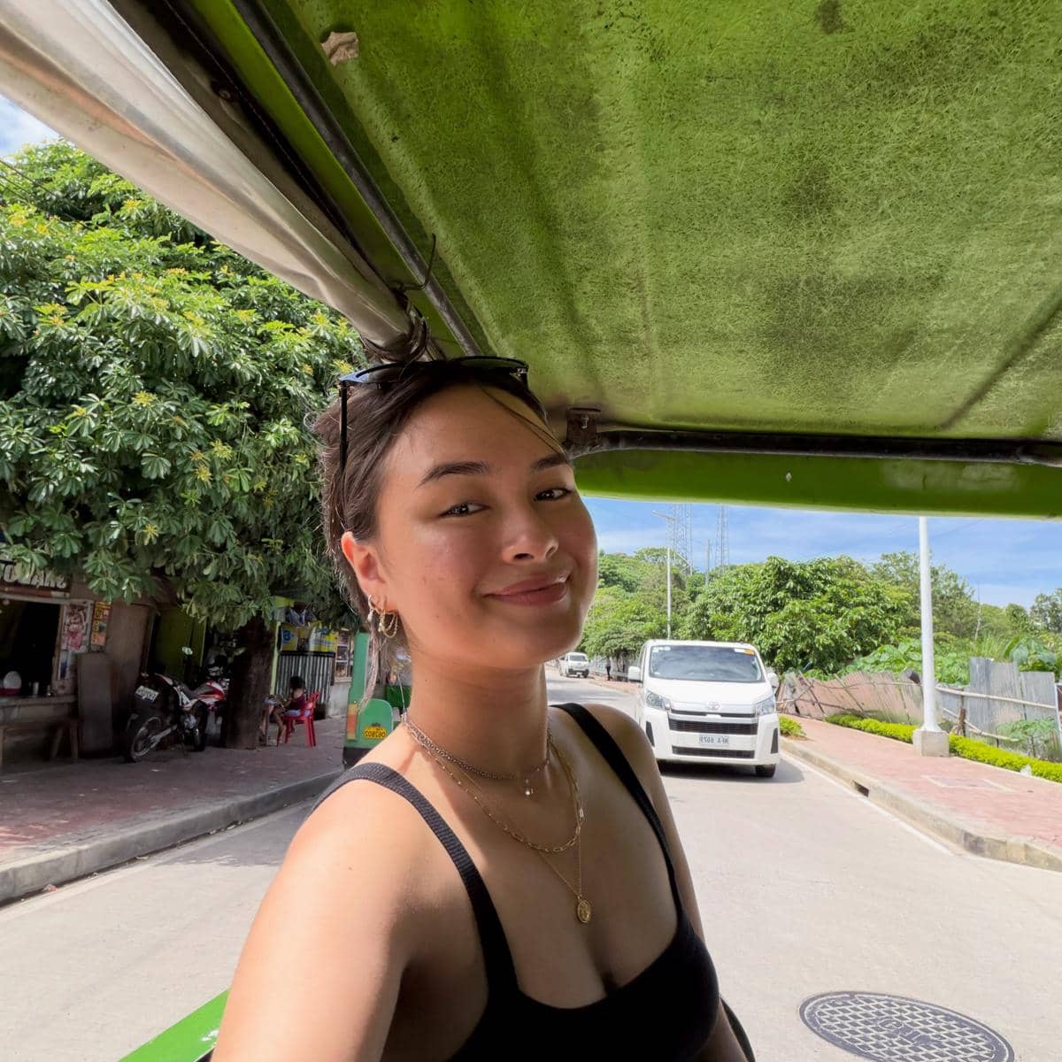Caitlin Halderman liburan di Filipina