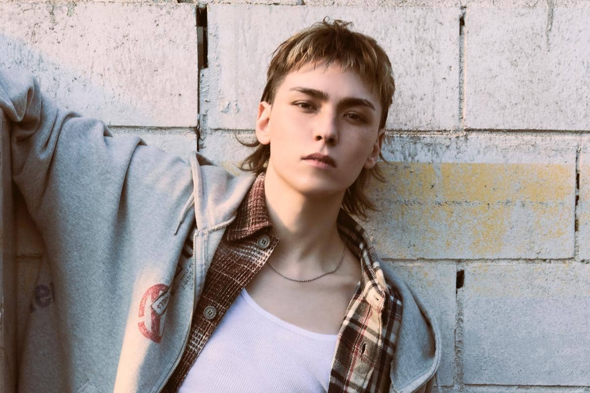 Lirik Lagu mia - Vernon V8 SEVENTEEN, Rilis MV Berisi Video Masa Kecil