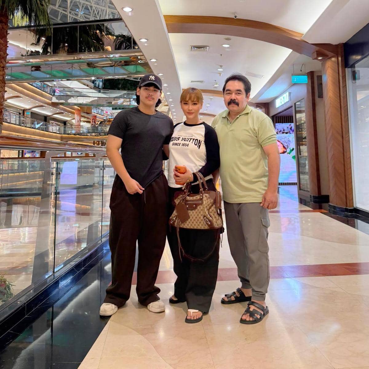 OOTD Couple ala Inul dan Adam Suseno (instagram.com/inul.d)