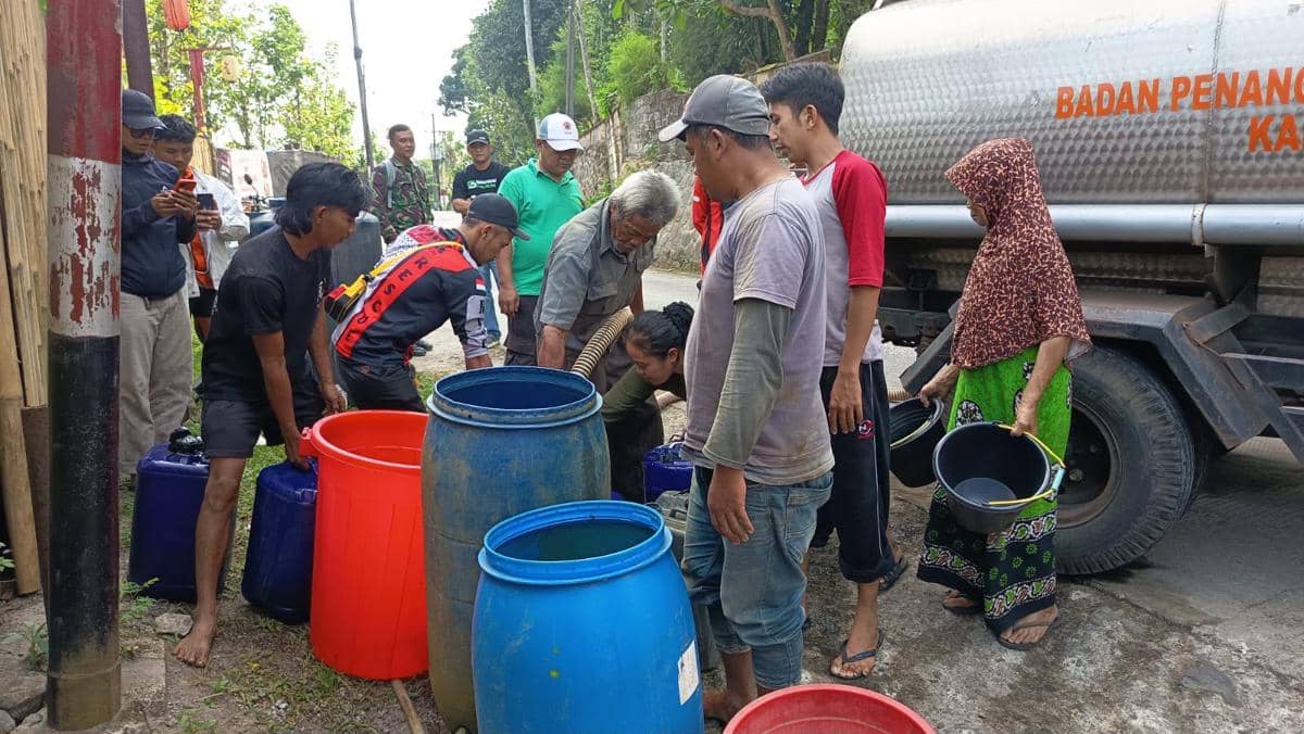 Kemarau Panjang, 1.000 Warga di Cicurug Sukabumi Krisis Air Bersih