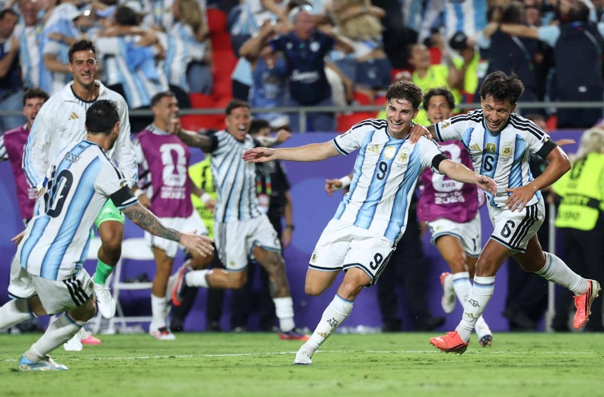 2 Gol Menit Kritis Antar Argentina Jumpa Inggris di Semifinal Piala Dunia