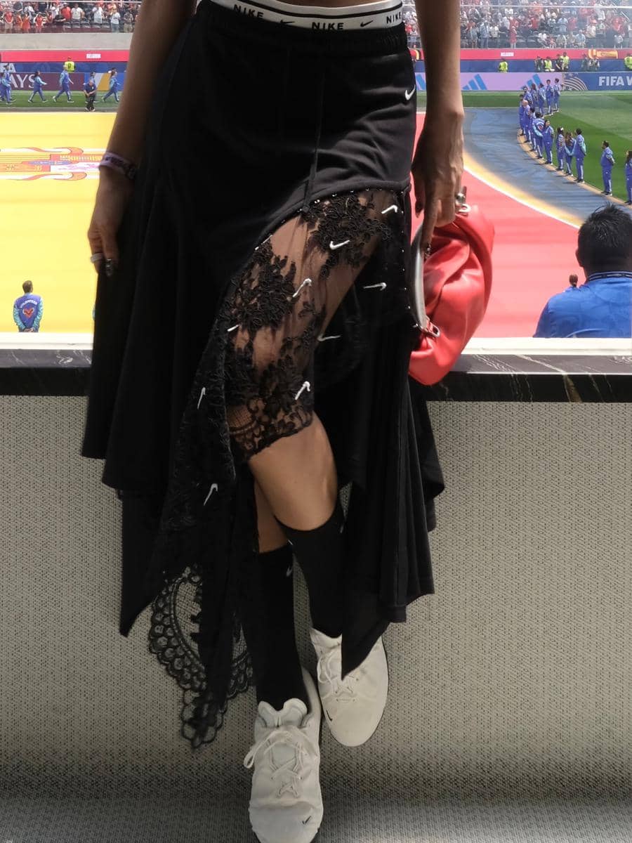 Look Lisa BLACKPINK Nonton Pertandingan Belgia vs. Spanyol (instagram.com/lalalalisa_m)