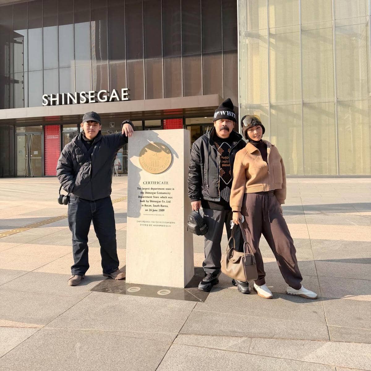 OOTD Couple ala Inul dan Adam Suseno (instagram.com/inul.d)