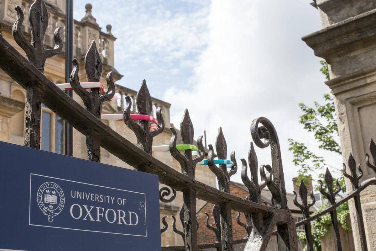 Oxford Mulai Uji Klinis Pertama Vaksin Ebola Galur Bundibugyo