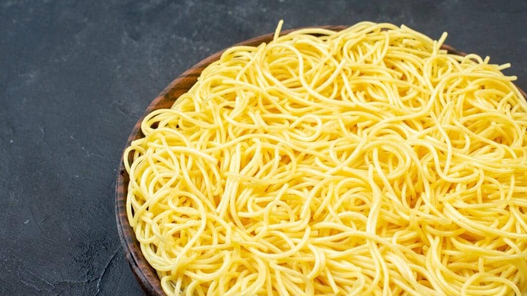 ilustrasi mi kuning