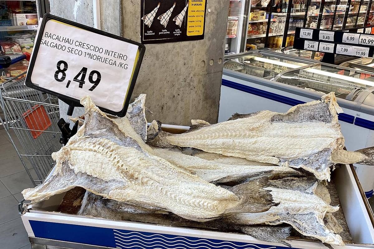 Clipfish atau ikan kod yang dikeringkan dan diasinkan