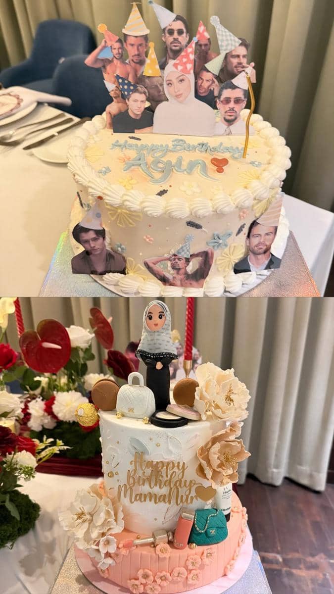 Dua kue ulang tahun dengan dekorasi unik, satu bertema potret selebritas dan satu bertema feminin dengan figur berhijab serta hiasan bunga.