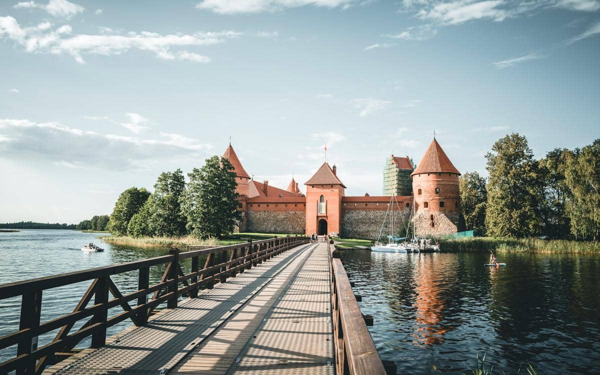 5 Fakta Kastil Trakai, Benteng Pulau Epik yang Jadi Ikon Lithuania