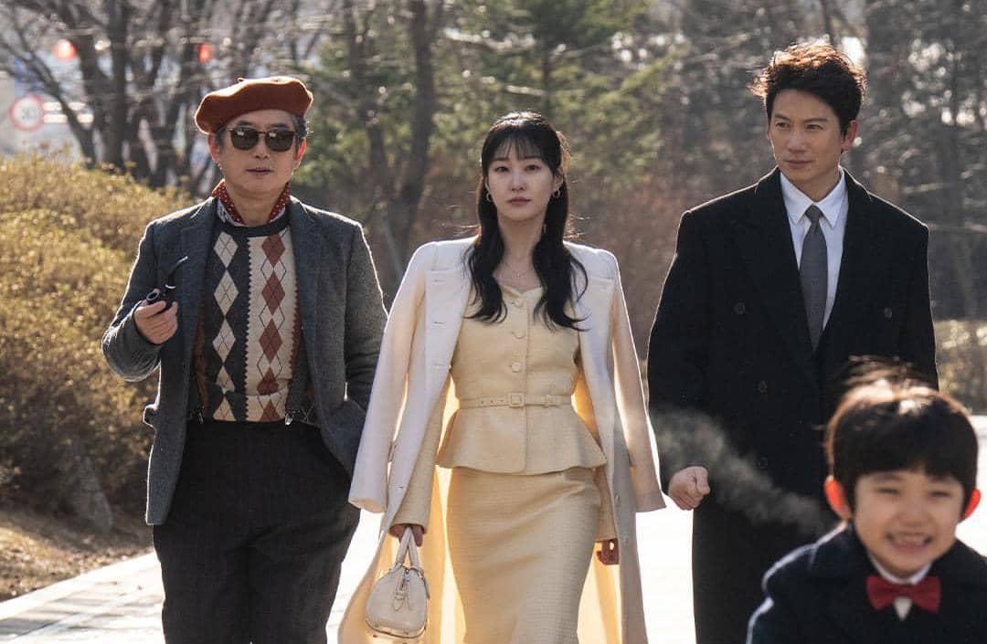 Kim Won Hae, Ha Yoon Kyung, dan Ji Sung di drama The Apartment Job
