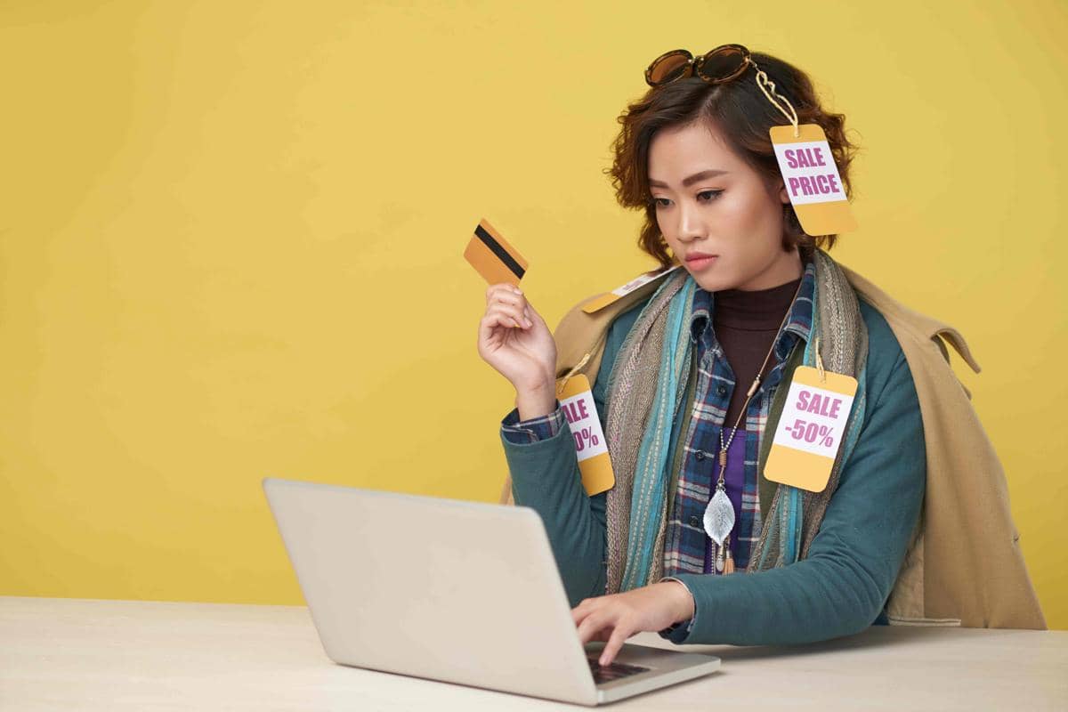 5 Cara Mengendalikan Keinginan Belanja Saat Sedang Stres
