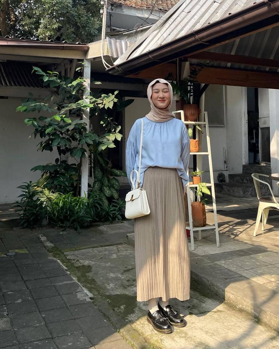 ide padu padan blouse ala selebgram Inas Rana