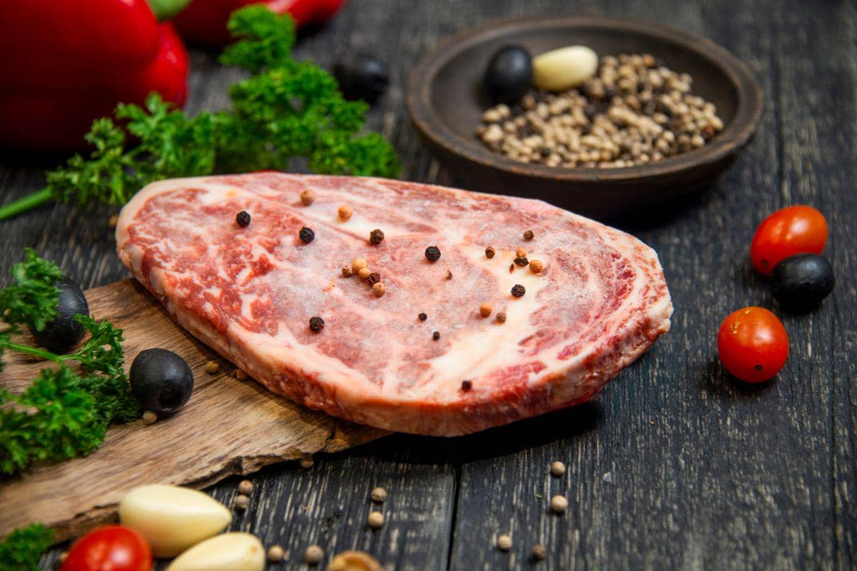 5 Tips Membumbui Daging agar Awet di Suhu Ruang