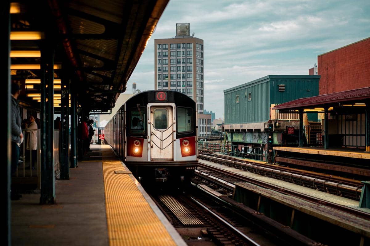 ilustrasi subway di New York 