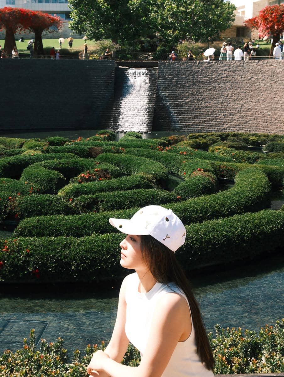Natasha Wilona berkeliling Central Garden di Getty Center