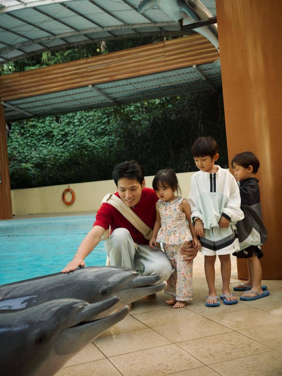 Na Daehoon ajak Trio Na ke Taman Safari Bogor