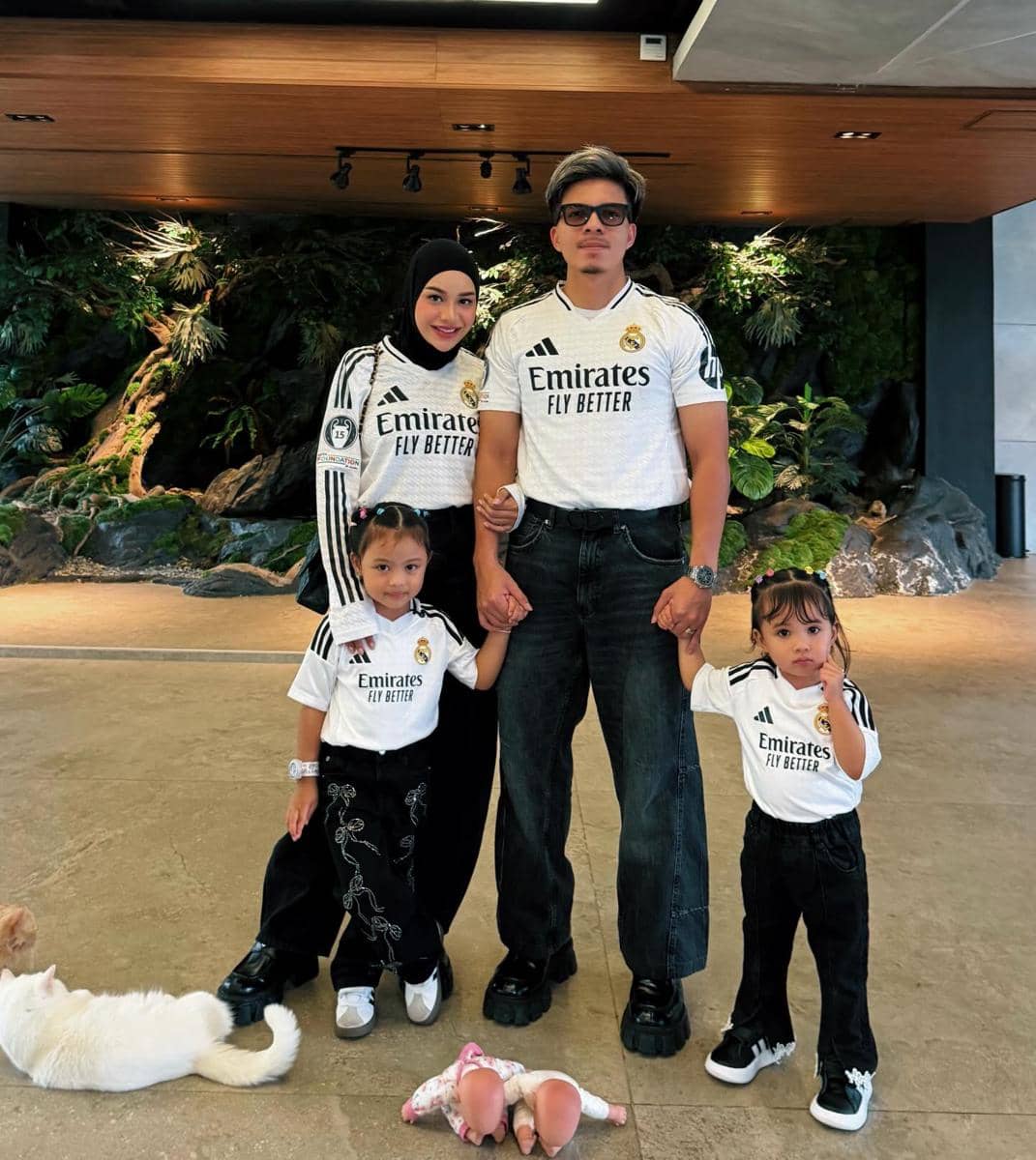 Ameena dan Azura