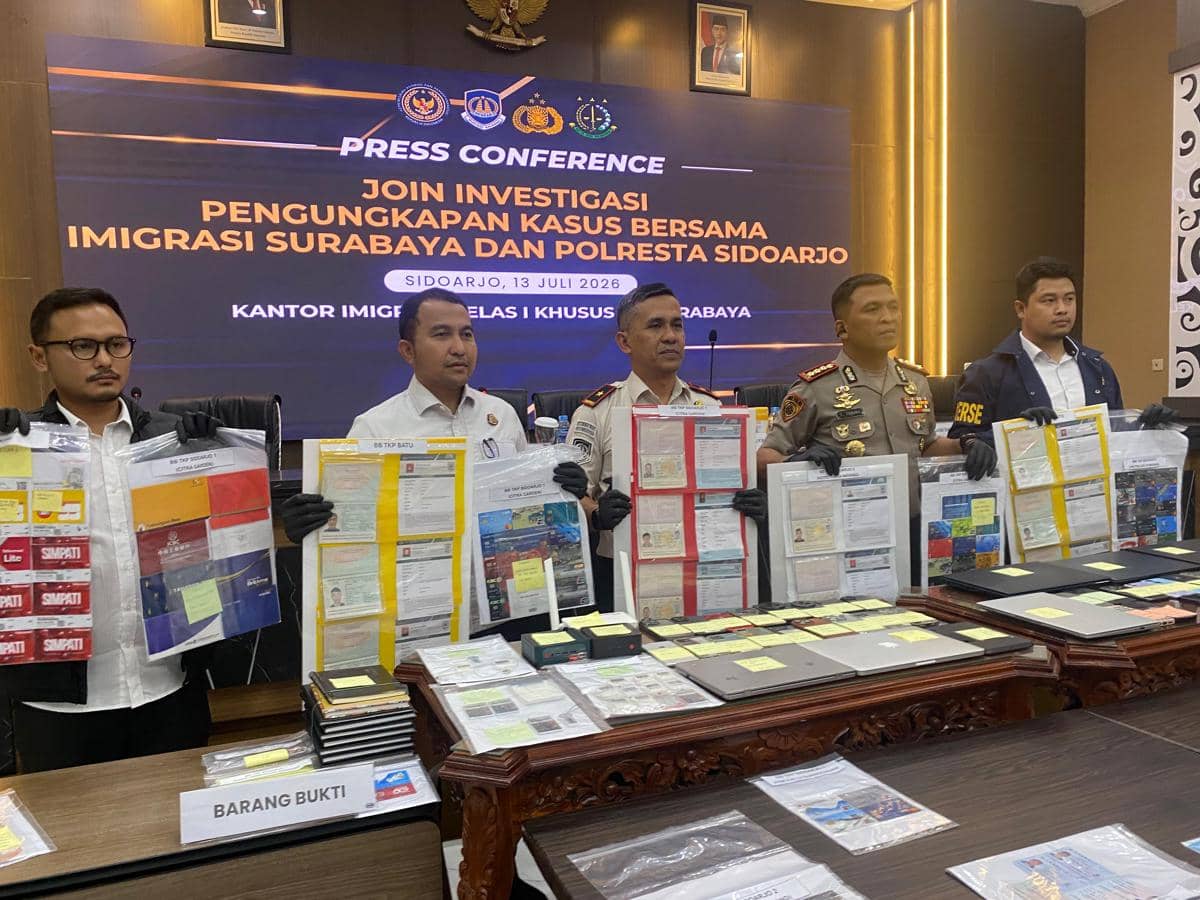 15 WNA Ditangkap, Masalah Imigrasi- Penyalahgunaan Data Pribadi