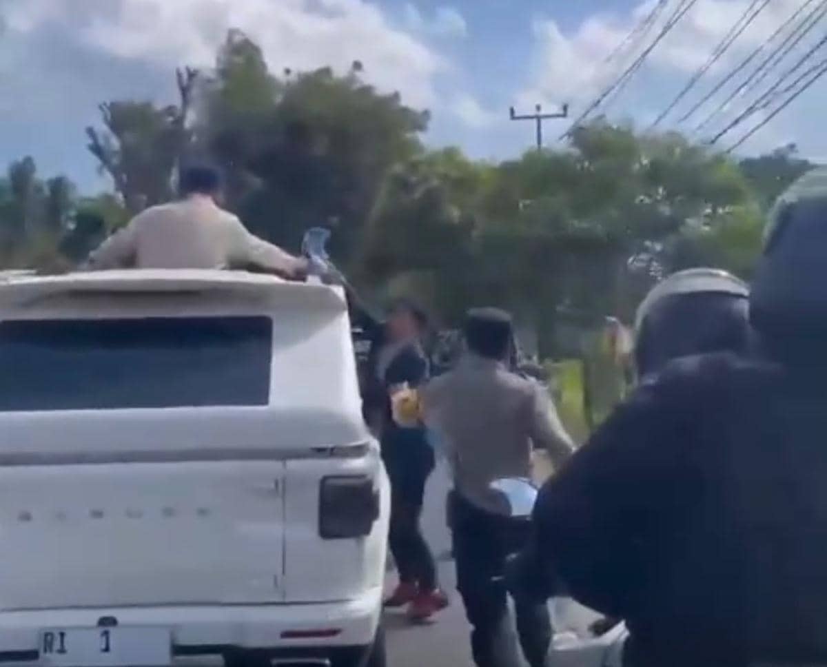 ​Cegat Mobil Prabowo, Mahasiswa Unram Tuntut Evaluasi Total Program MBG