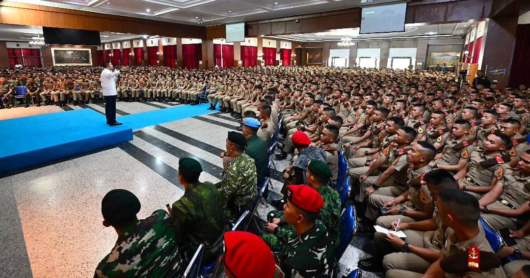 Seskab Teddy Bekali 1.600 Taruna Akmil soal Kepemimpinan Berintegritas