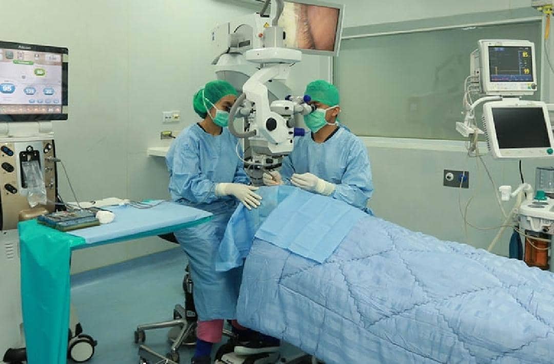 Bakti Perdami, JEC Anwari Purwokerto Gelar Operasi Katarak Gratis
