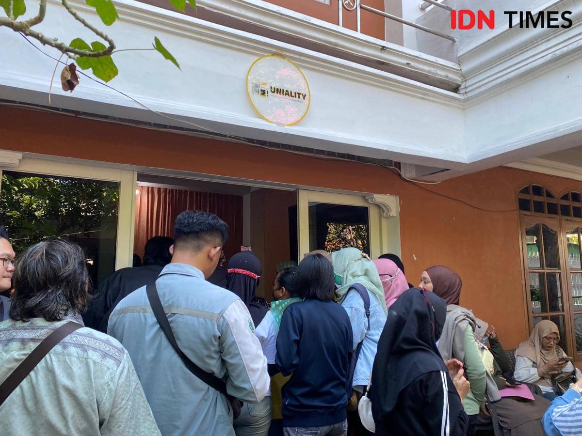 Puluhan Army di Surabaya Jadi Korban Penipuan 'War' Tiket Konser BTS