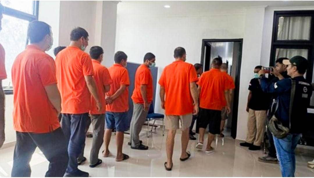 Sebanyak 16 WN Uzbekistan diperiksa Imigrasi Kupang atas dugaan penyelundupan manusia ke Australia.