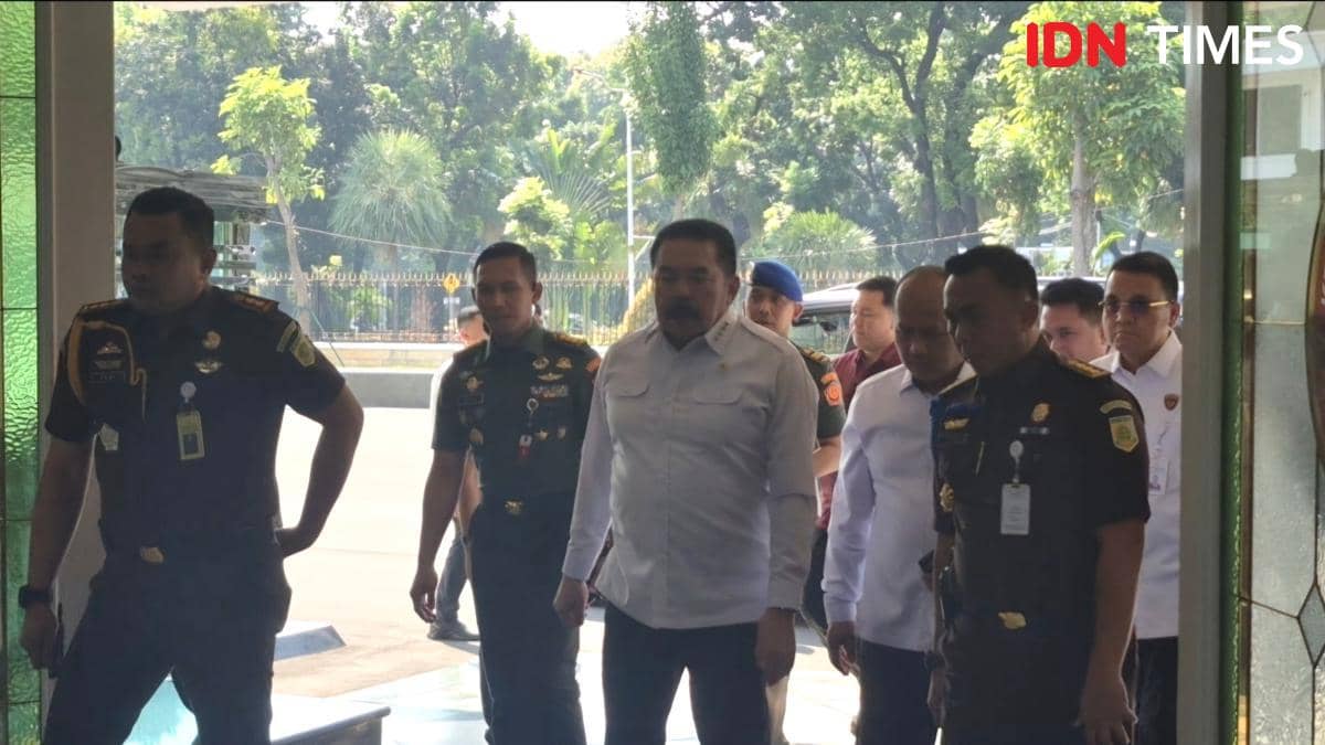 Menhan Kumpulkan Satgas PKH, Jaksa Agung Hadir, Kapolri dan Plt Jampidsus Absen