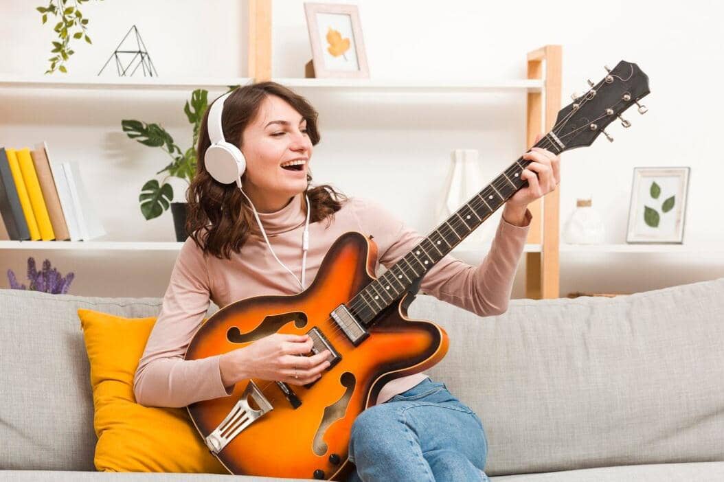 bermain musik (magnific.com/freepik)