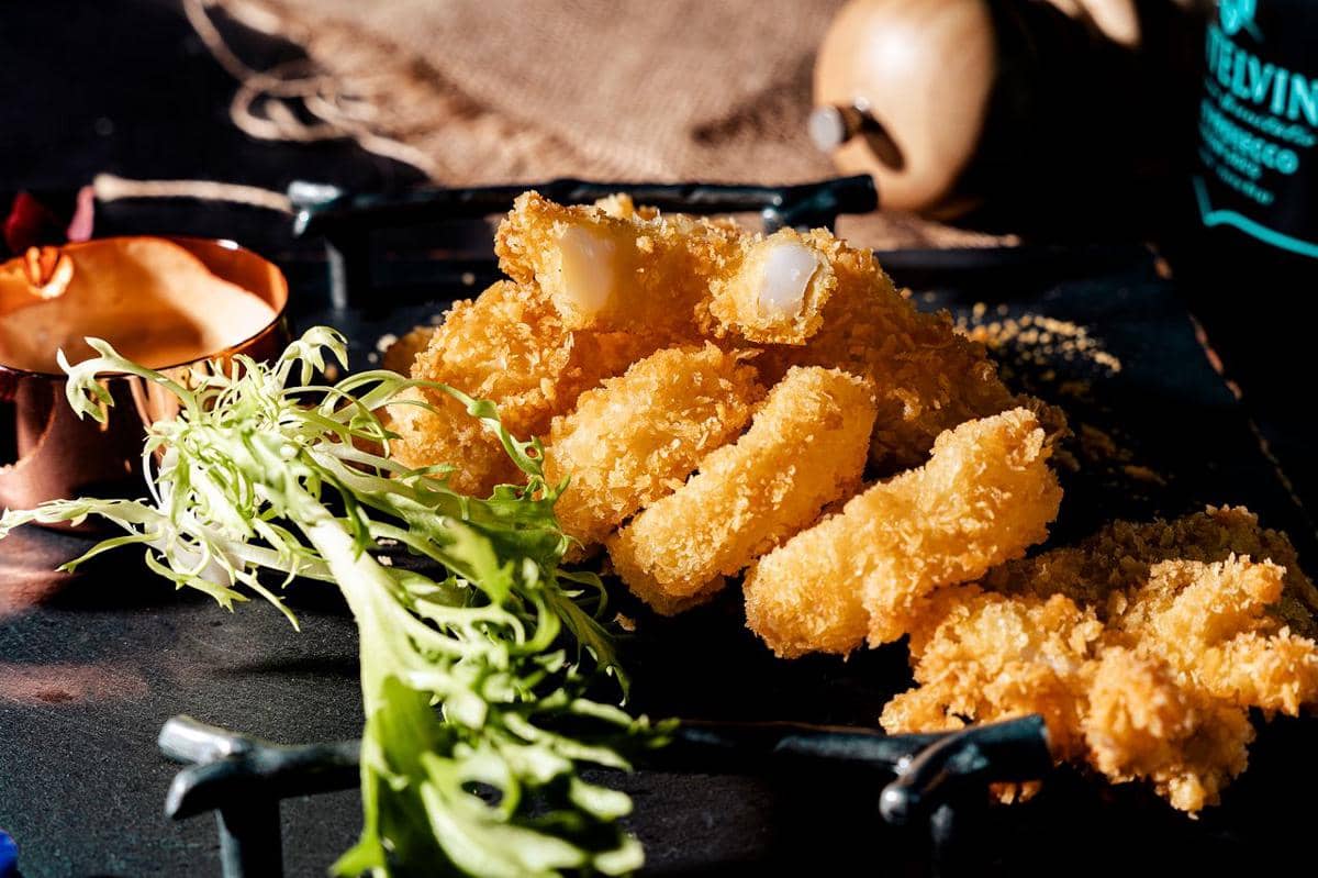 ilustrasi chicken katsu dan sausnya