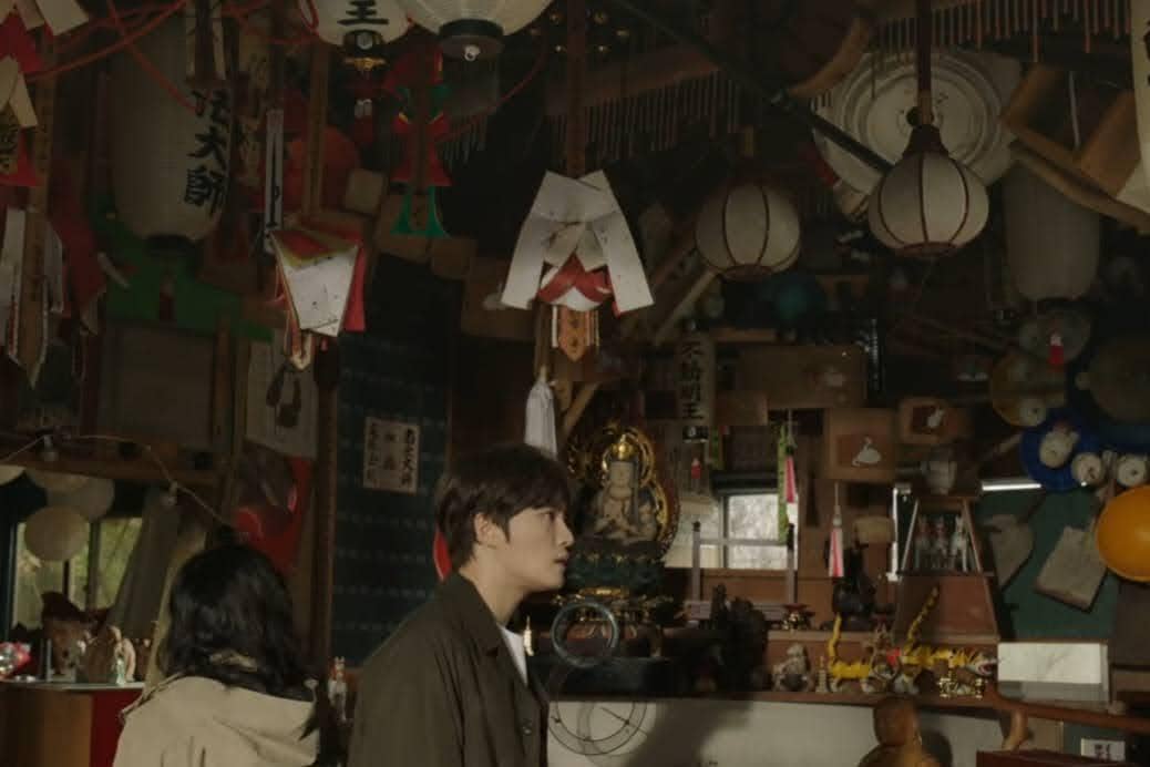 cuplikan film The Shrine - Barrackrin