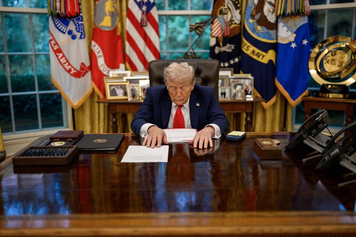 Kenapa Trump Mau Bubarkan ICC?