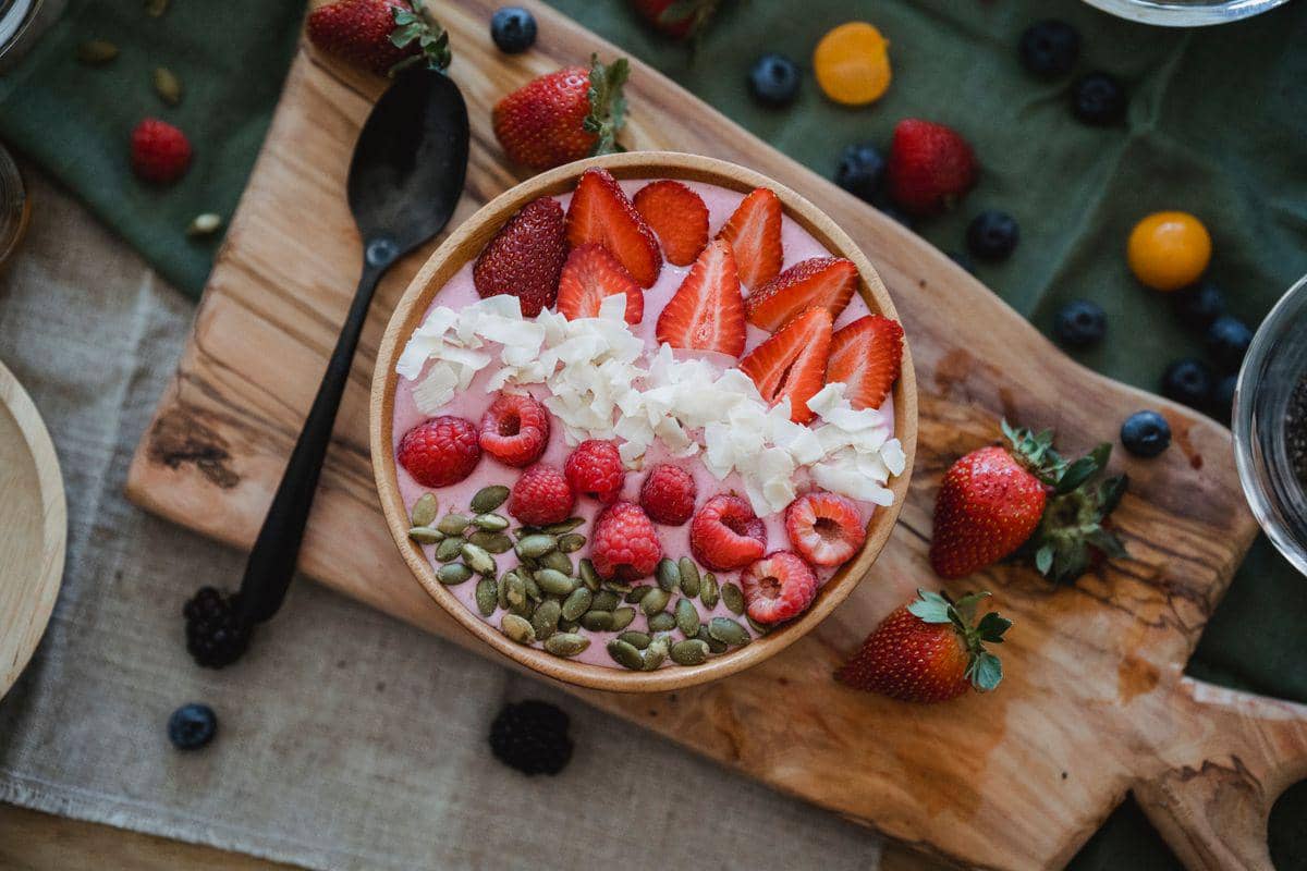ilustrasi sajian smoothie bowl