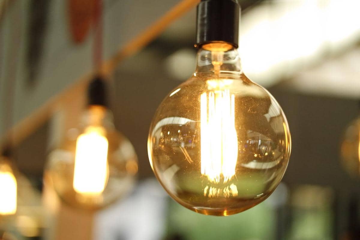 Ilustrasi light bulb
