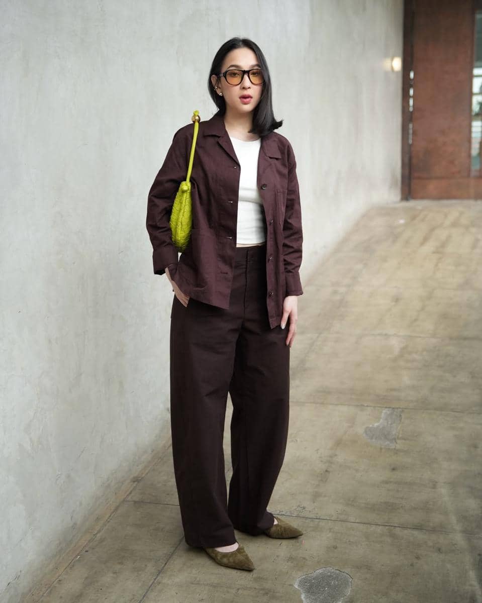 ide outfit casual chic ala Agatha Pricilla