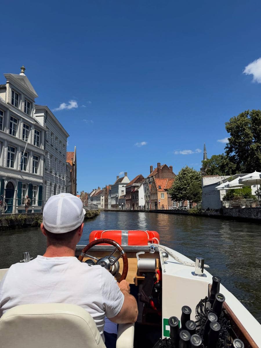 Tyna Dwi Jayanti jalan-jalan di Kota Bruges