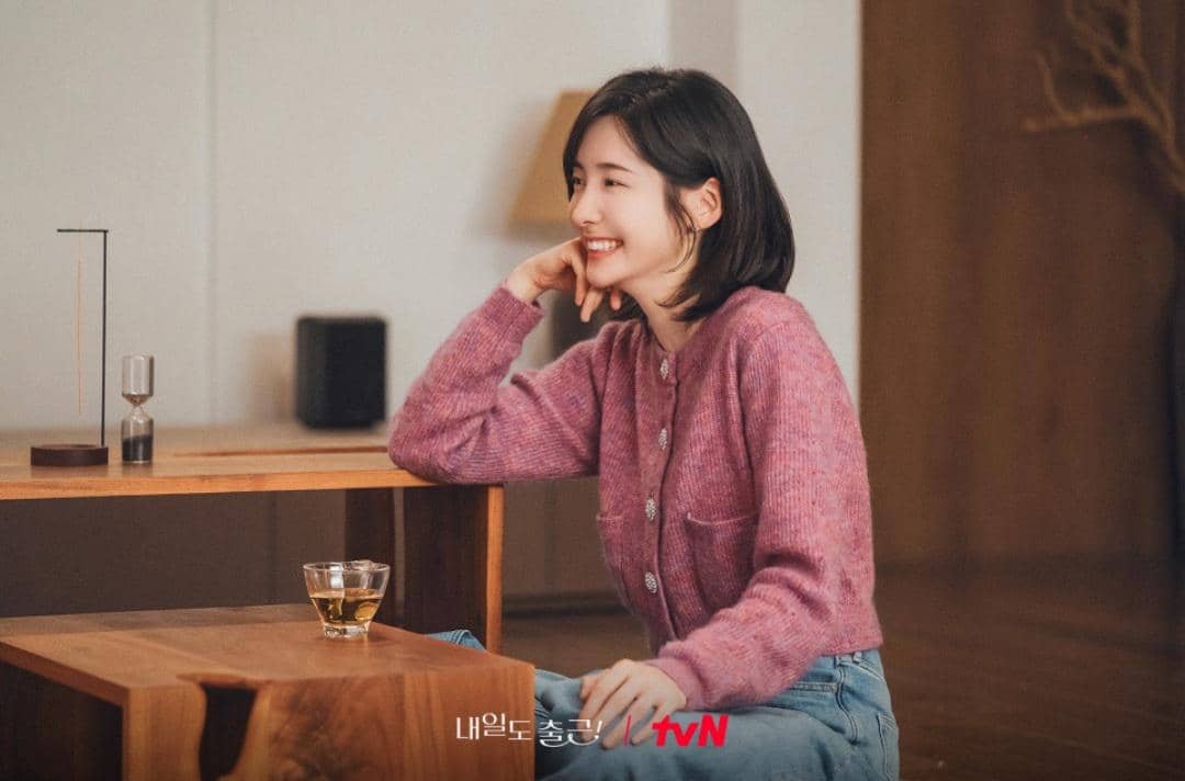 3 Keputusan Realistis Cha Ji Yoon di See You at Work Tomorrow