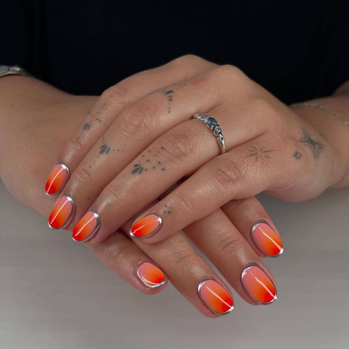 Inspirasi nail art golden hour