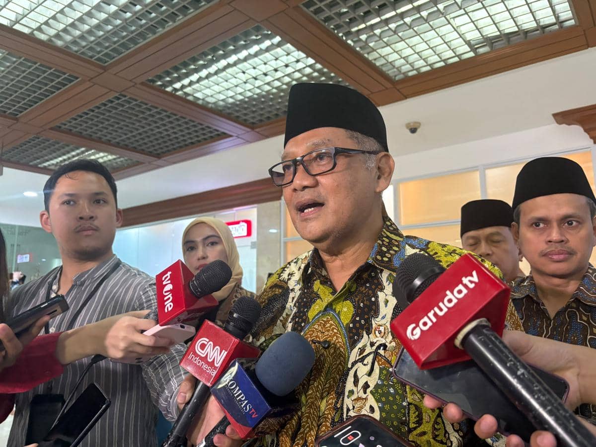 Begini Respons Prabowo Saat Terima Laporan Biaya Haji 2027 Akan Naik