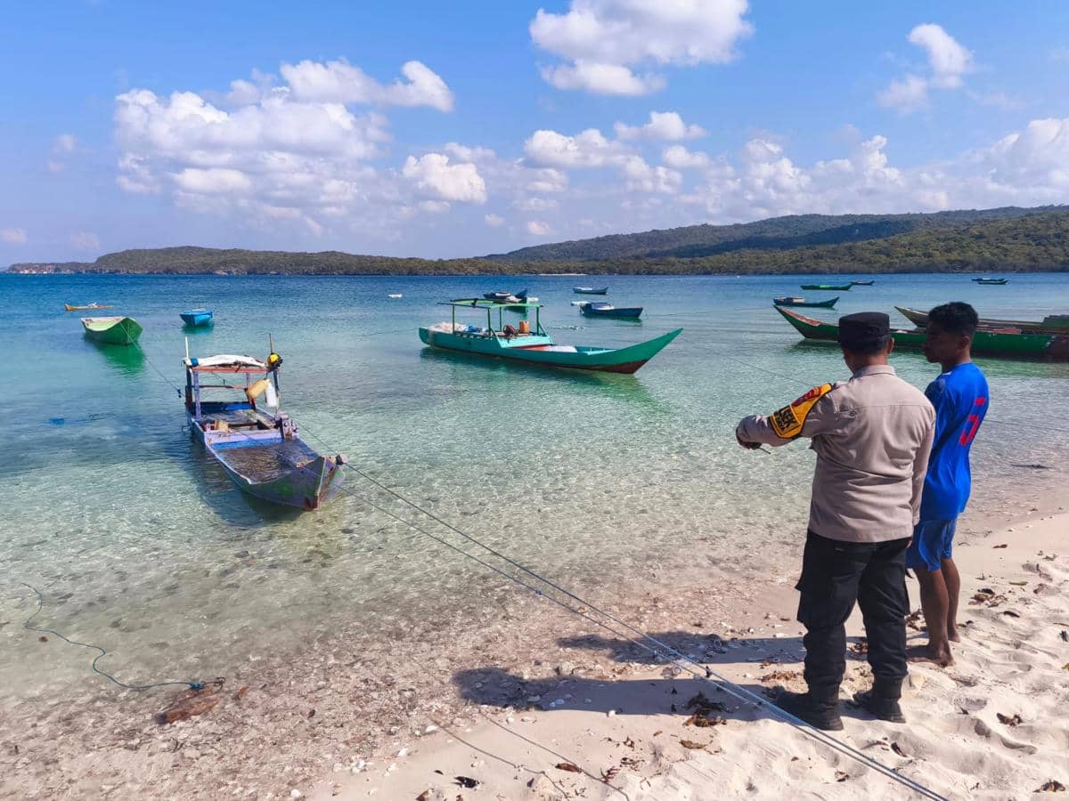 Berangkat Sekolah, Kapal Berisi 15 Pelajar Tenggelam di Perairan Rote Ndao