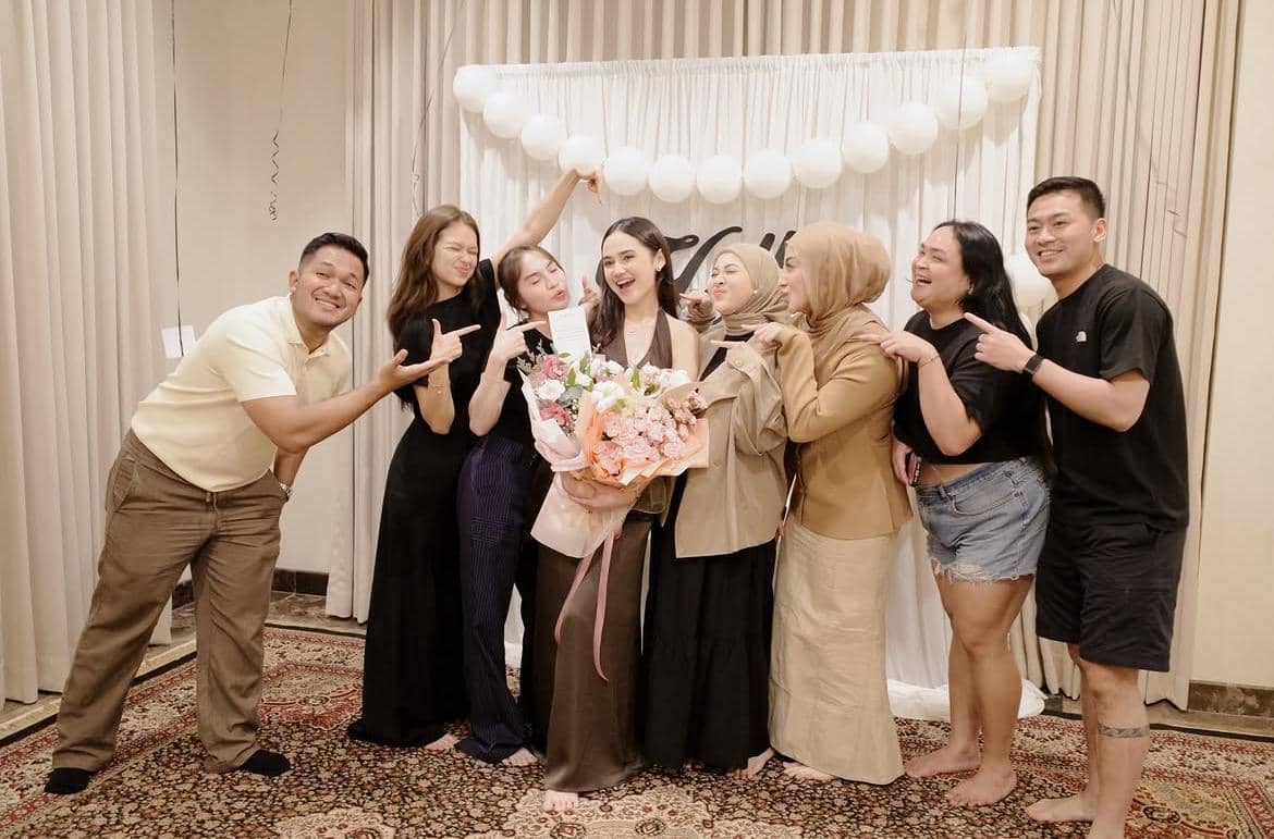 Momen ulang tahun Syifa Hadju ke-26 bareng El Rumi 