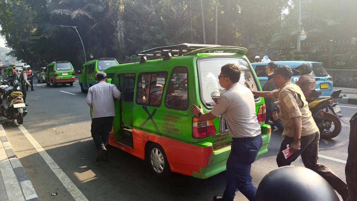 Sudah 313 Angkot Tua di Kota Bogor Berhenti Beroperasi