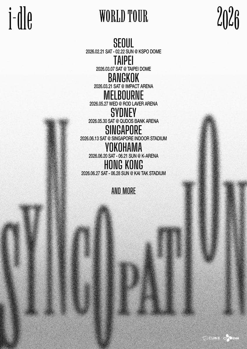 Poster tur dunia 2026 grup musik i-dle dengan daftar kota seperti Seoul, Taipei, Bangkok, Melbourne, Sydney, Singapura, Yokohama, dan Hong Kong.