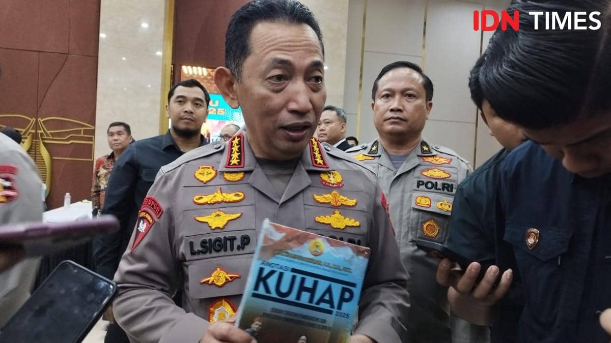 Kapolri Naikkan Pangkat 50 Pati Polri, Roycke Harry Langie Jadi Komjen